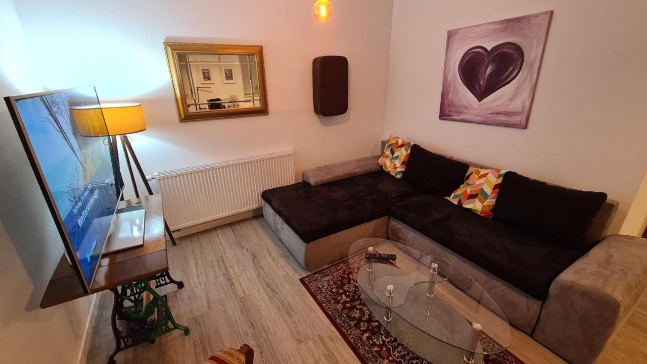 Appartement Lavendel, Ferienwohnung Mit Eigenem Eingang Wie Ein Kleines Haus Bad Salzuflen Exterior foto